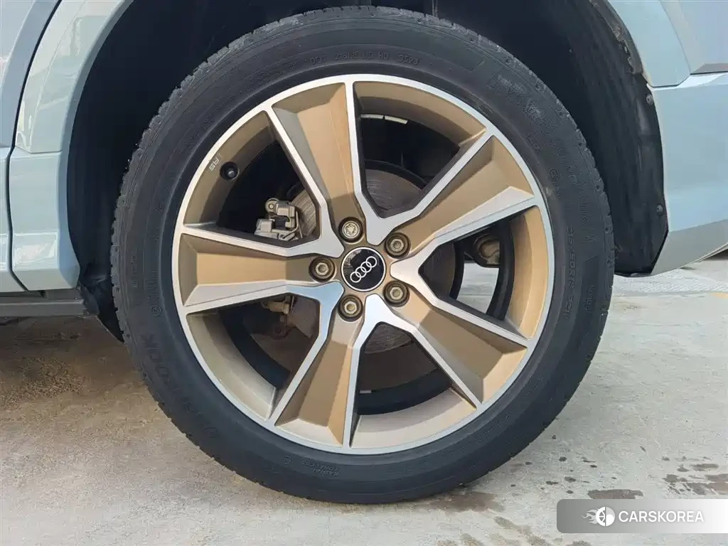 Audi Q2L id 4589109 из Китая 22