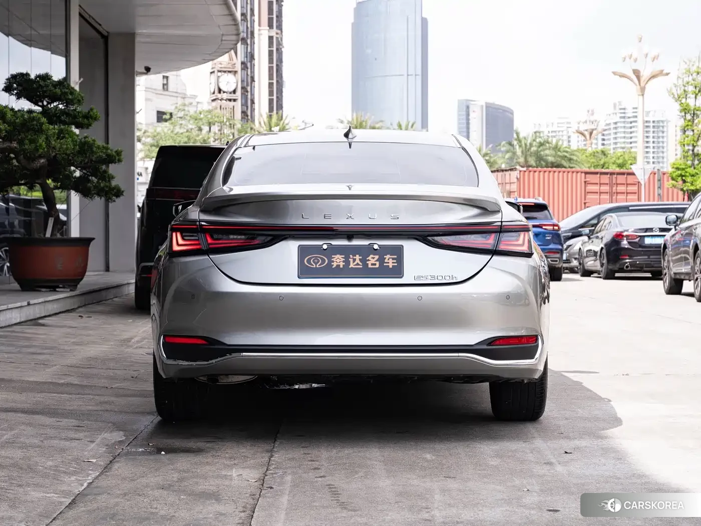 Lexus ES id 4606906 из Китая 14