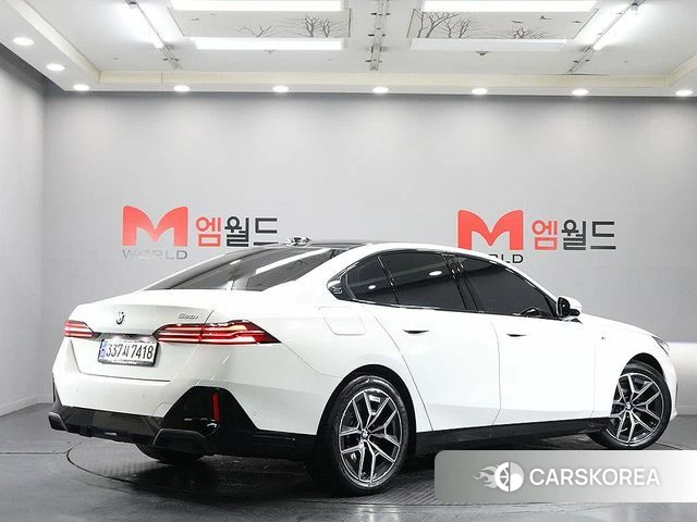 BMW 5 Series (G60) id 3953105 из Кореи 13