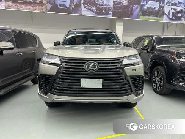 Lexus LX 2024 Серебристо-серый из Китая, фото 3