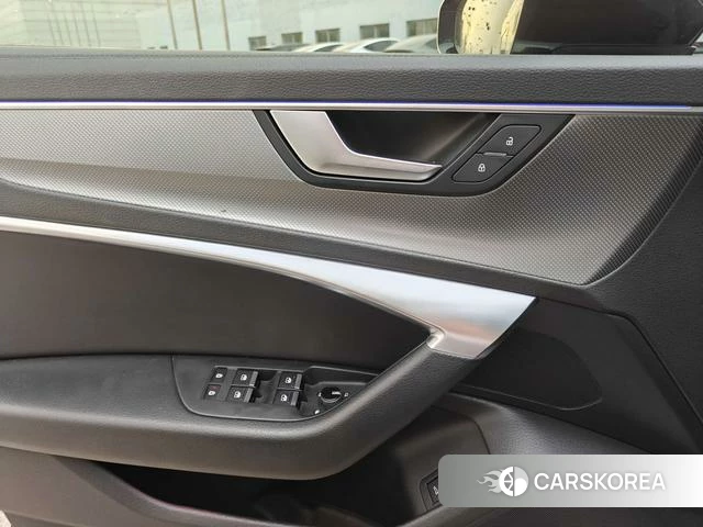Audi A6L id 3901822 из Китая 16