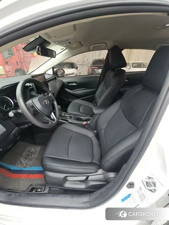 Toyota Corolla 2023 Белый из Китая, фото 3