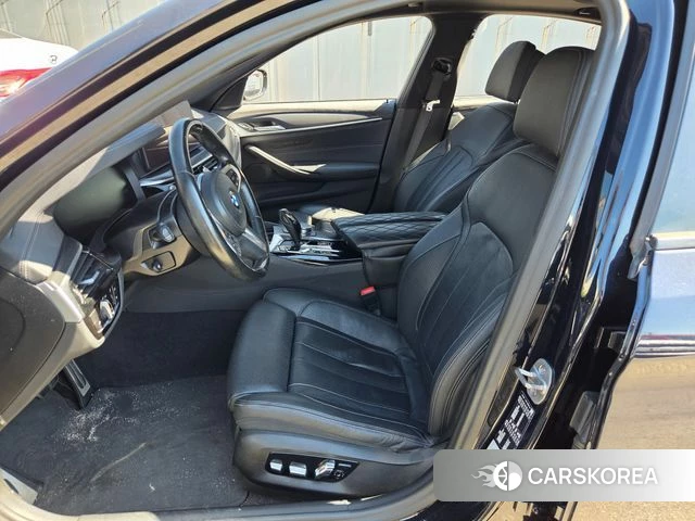 BMW 5 Series (G30) 2023 Черный из Кореи, фото 6
