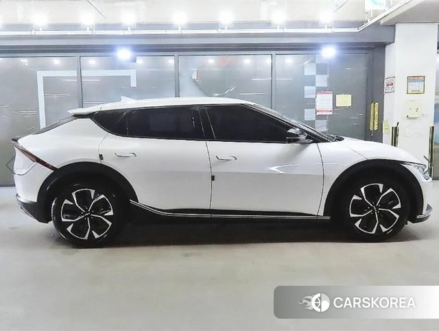 Kia EV6 2023 Белый из Кореи, фото 3