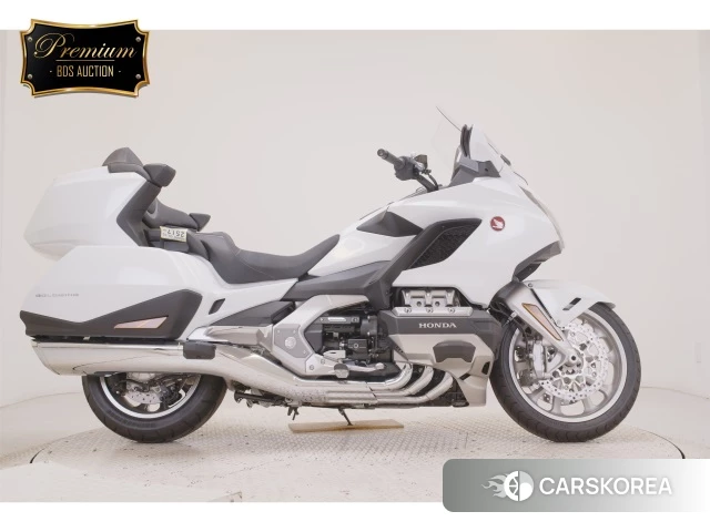 Honda GL1800 TOUR DCT 2026 из Японии