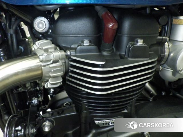 Engine photo