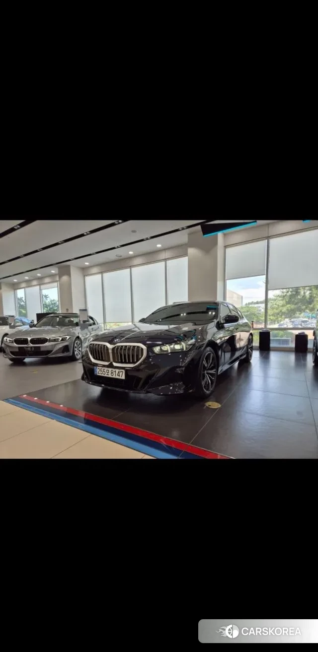 BMW 5 Series (G60) 2025 Черный из Кореи, фото 3