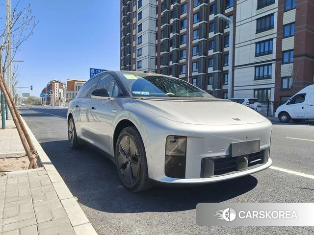 Ideal car Ideal i6 2026 Серебристо-серый из Китая, фото 3