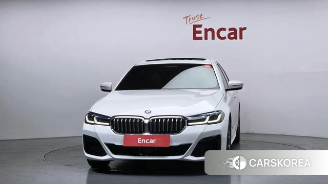 BMW 5 Series (G30) id 3891878 из Кореи 13