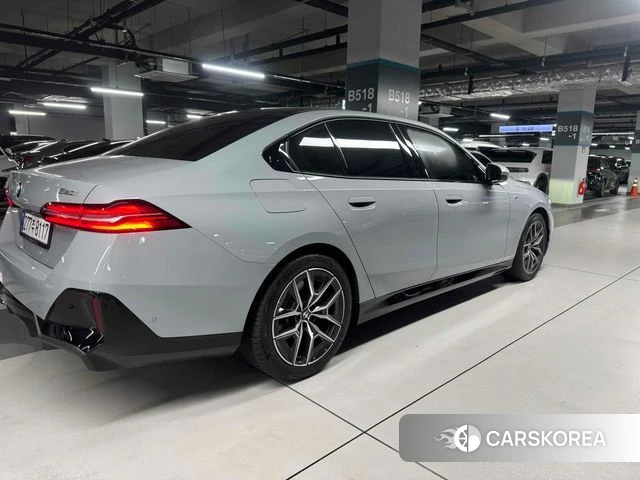 BMW 5 Series (G60) id 4739225 из Кореи 8