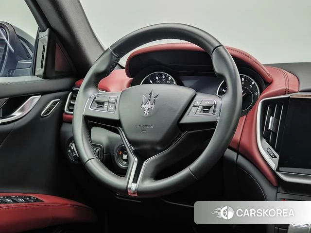 Maserati Ghibli id 4209855 из Китая 13
