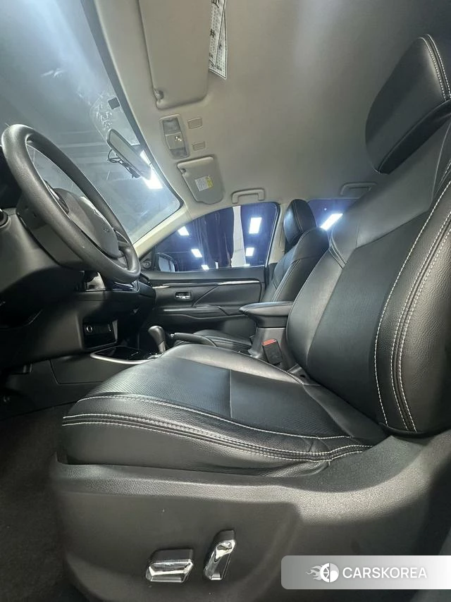 Mitsubishi  Outlander id 4207645 из Китая 15