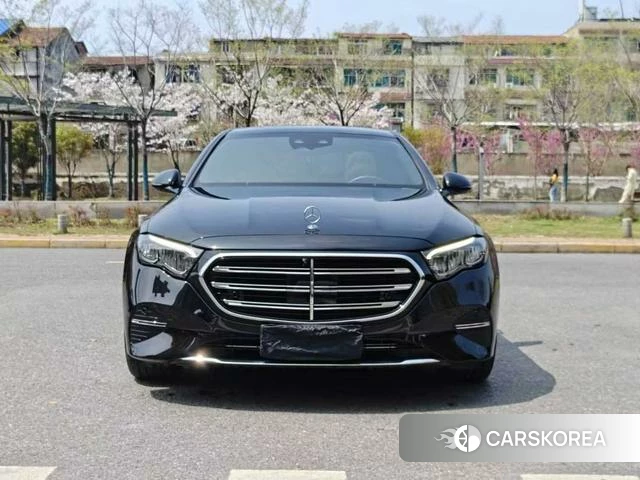 Mercedes-Benz E-class 2024 Черный из Китая, фото 3