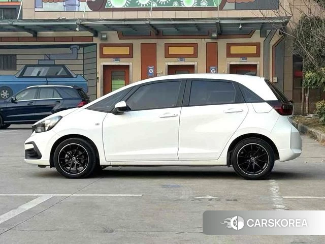 Honda Fit 2021 Белый из Китая, фото 3
