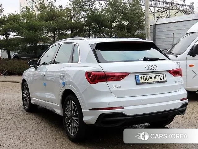 Audi Q3 (F3) 2023 Белый из Кореи, фото 3