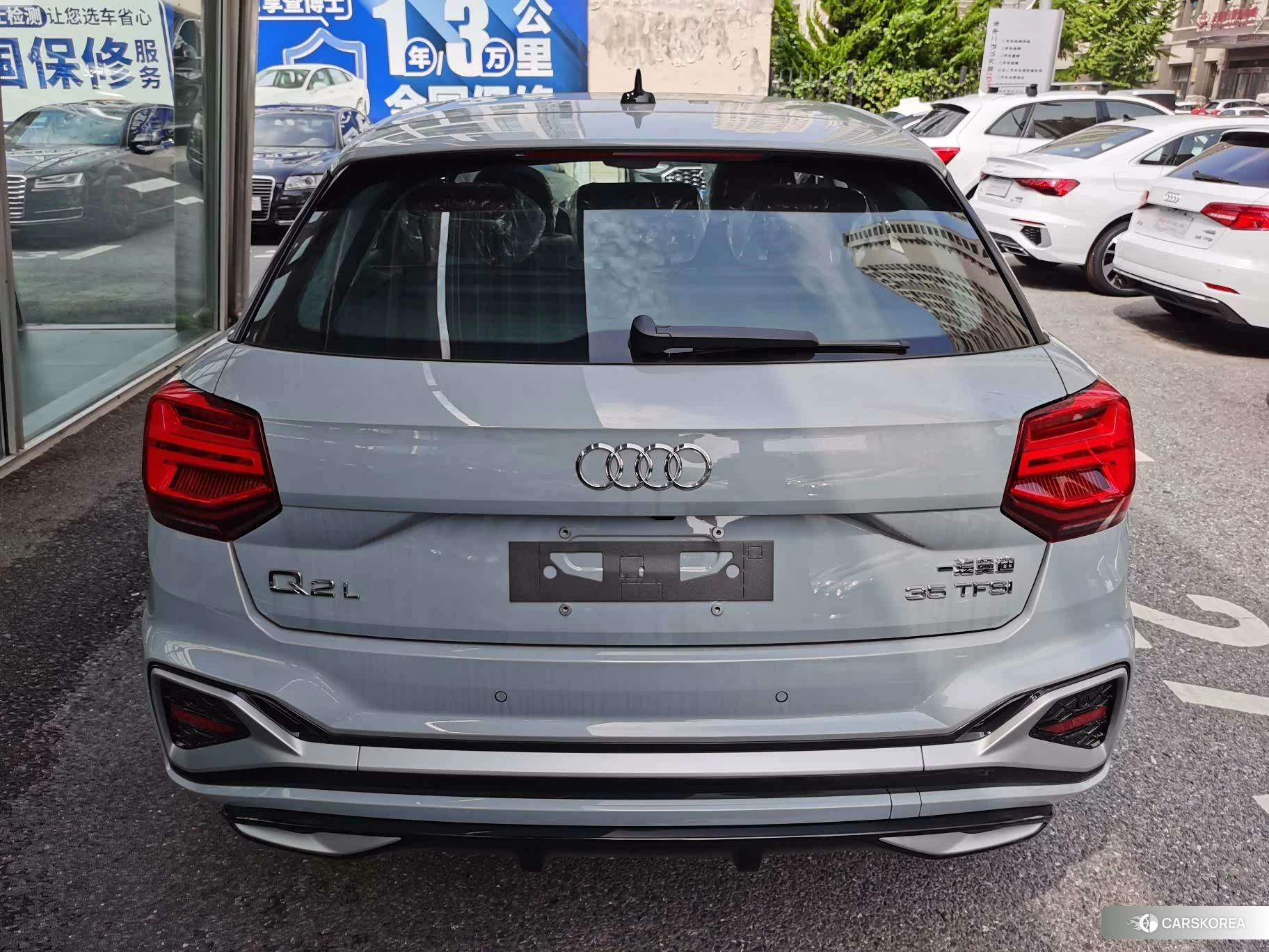 Audi Q2L 2025 Серебристо-серый из Китая, фото 3