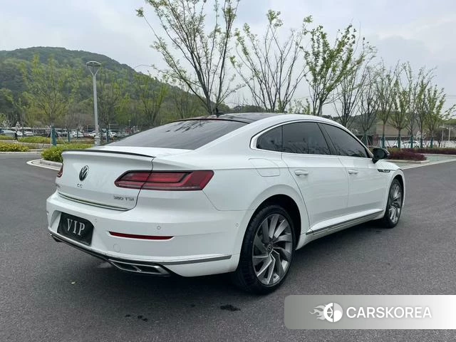 Volkswagen CC 2023 Белый из Китая, фото 3