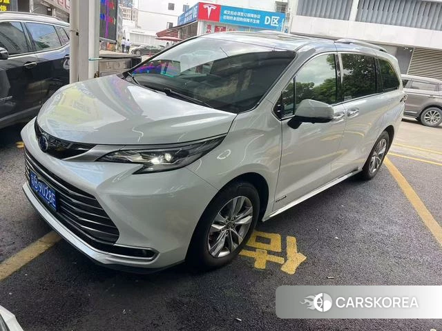 Toyota Saina 2022 Белый из Китая, фото 4