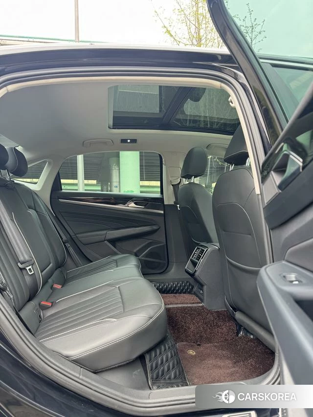 Volkswagen Passat 2022 Черный из Китая, фото 6