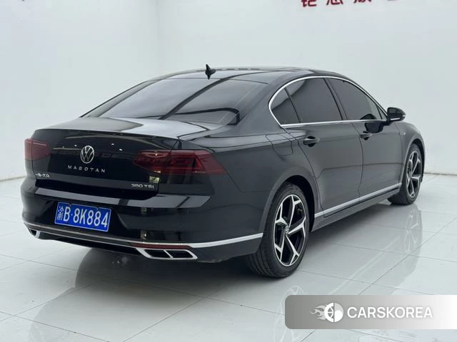 Volkswagen Magotan 2023 Черный из Китая, фото 3