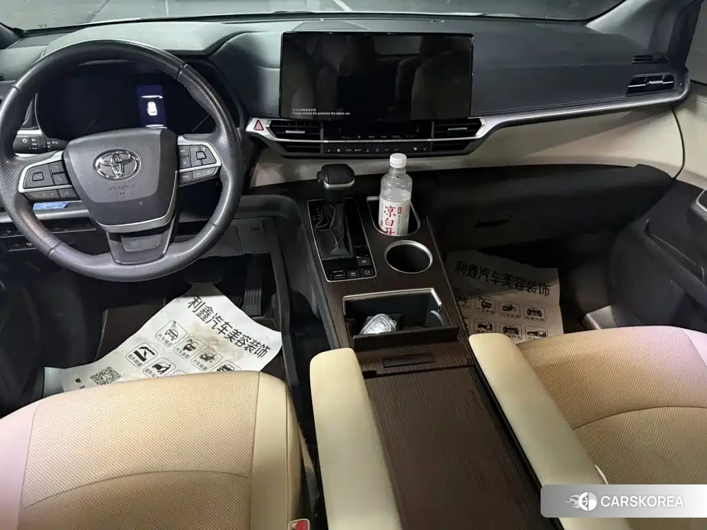 Toyota Granvia 2024 Белый из Китая, фото 3