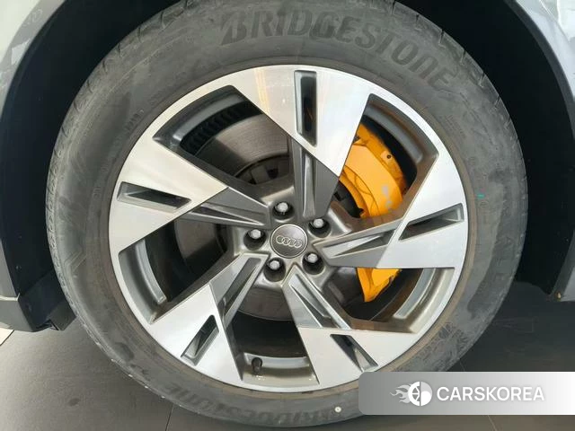 Audi e-tron (imported) id 4208643 из Китая 10