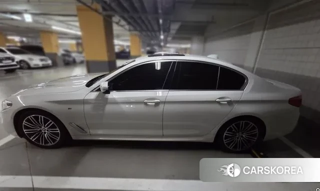 BMW 5 Series (G30) 2020 Белый из Кореи, фото 3