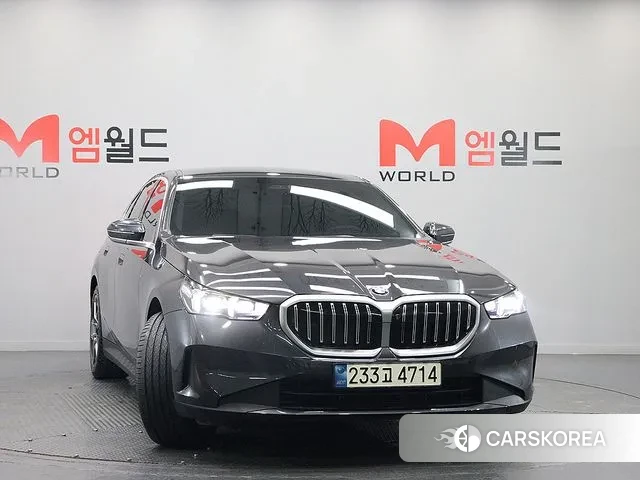 BMW 5 Series (G60) id 3383156 из Кореи 13