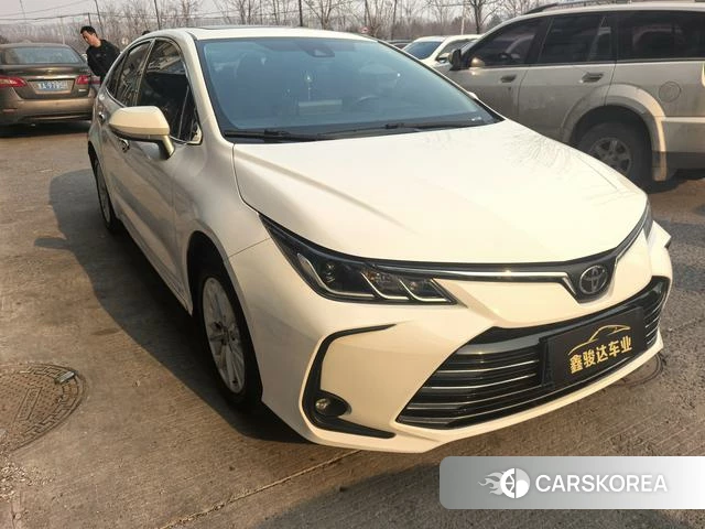 Toyota Corolla 2022 Белый из Китая, фото 4
