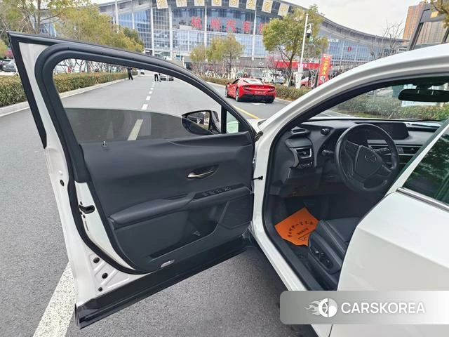 Lexus UX id 4260911 из Китая 8