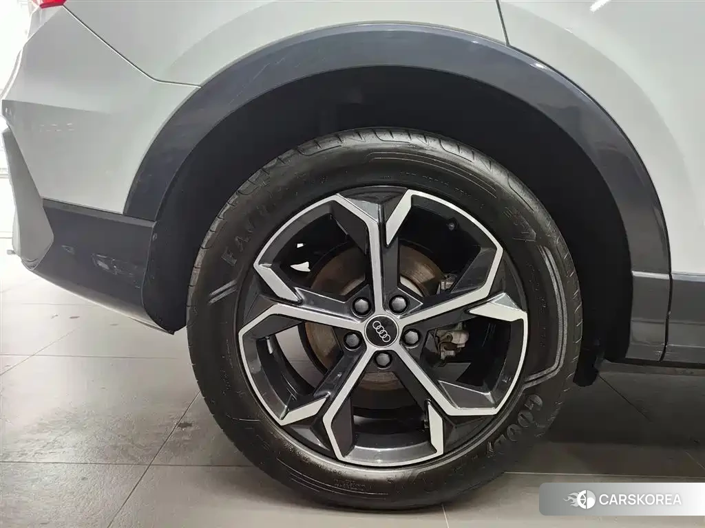 Audi Q3 Sportback id 4539076 из Китая 21