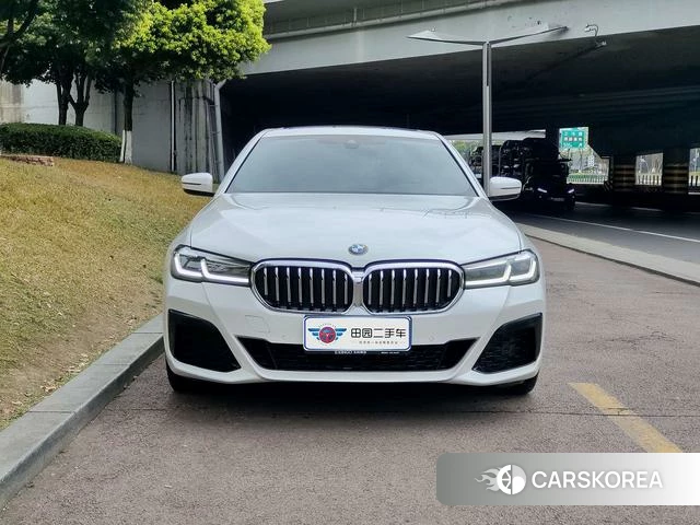 BMW 5 series 2023 Белый из Китая, фото 3