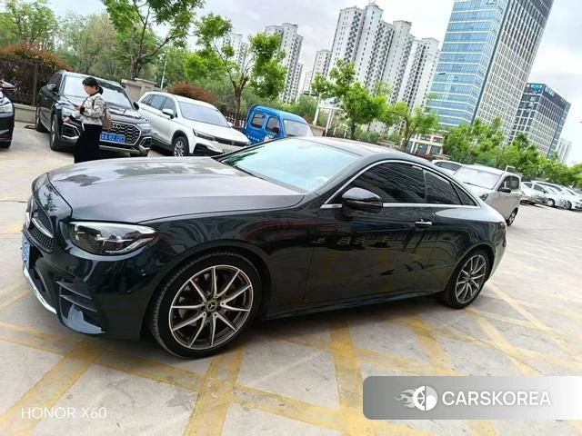 Mercedes-Benz E-class (imported) 2023 Зеленый из Китая, фото 3