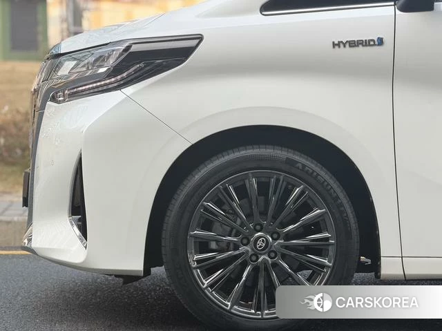 Toyota Elfa id 4328529 из Китая 13