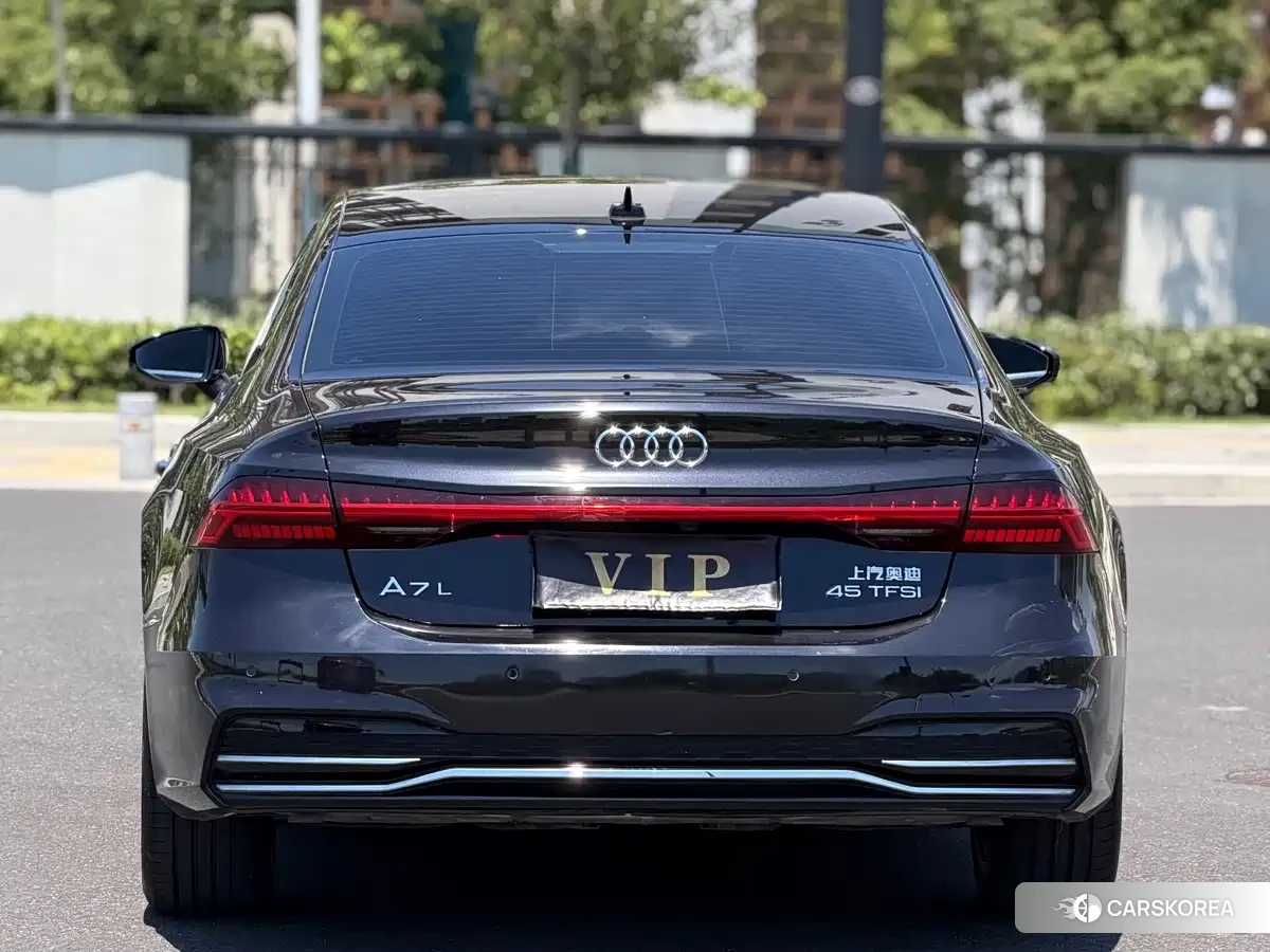 Audi A7L id 4653948 из Китая 11