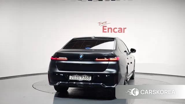 BMW 7 Series (G70) id 3394539 из Кореи 13