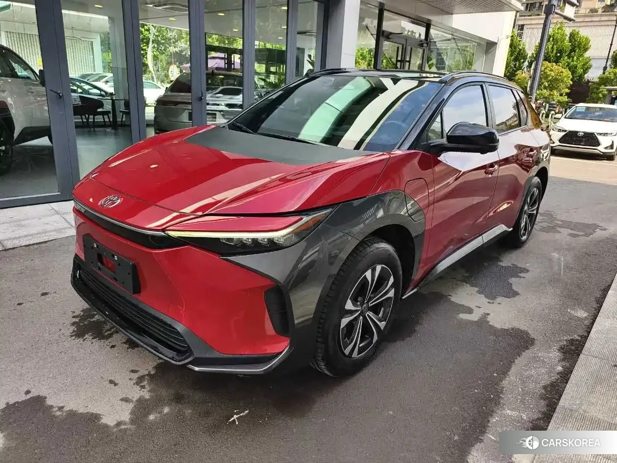Toyota bZ4X 2023 Red/purple из Китая, фото 3