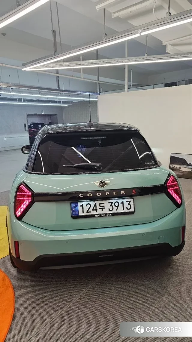 Mini Cooper S 4th Generation 2024 Цвет галактики из Кореи, фото 6