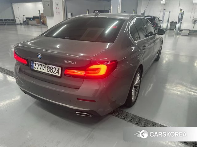BMW 5 Series (G30) 2021 Серый из Кореи, фото 3