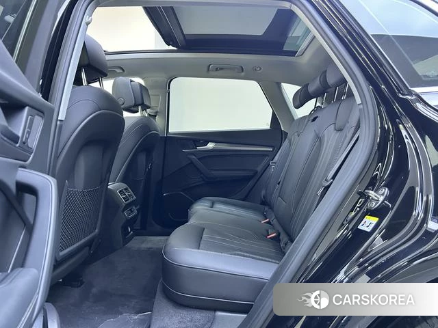Audi Q5L 2022 Черный из Китая, фото 5