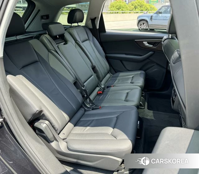 Audi Q7 2021 Черный из Китая, фото 4