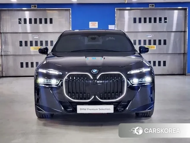 BMW i7 (G70) id 3452478 из Кореи 13