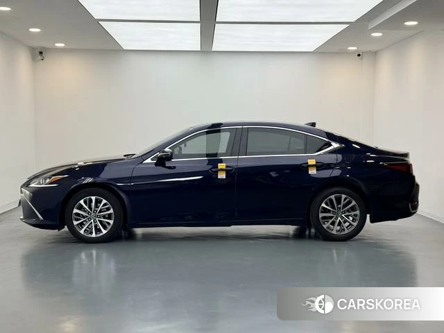 Lexus ES id 4300019 из Китая 13