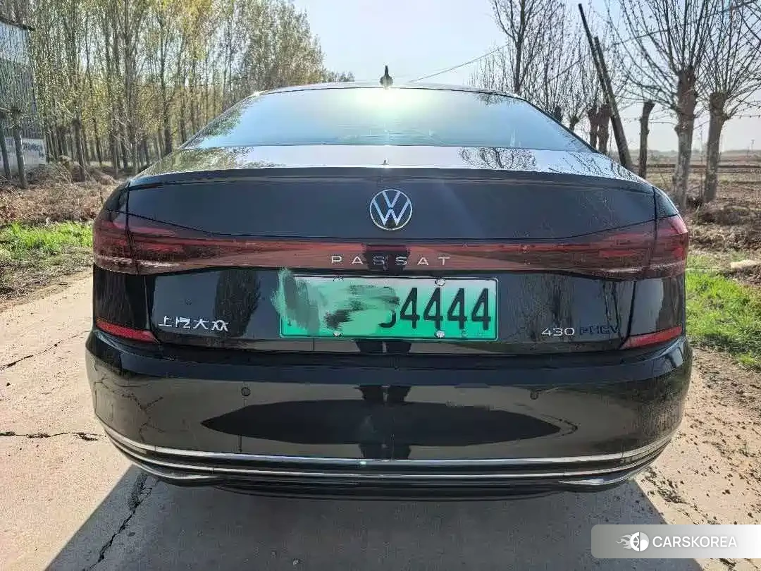 Volkswagen Passat plug-in hybrid 2026 Черный из Китая, фото 3