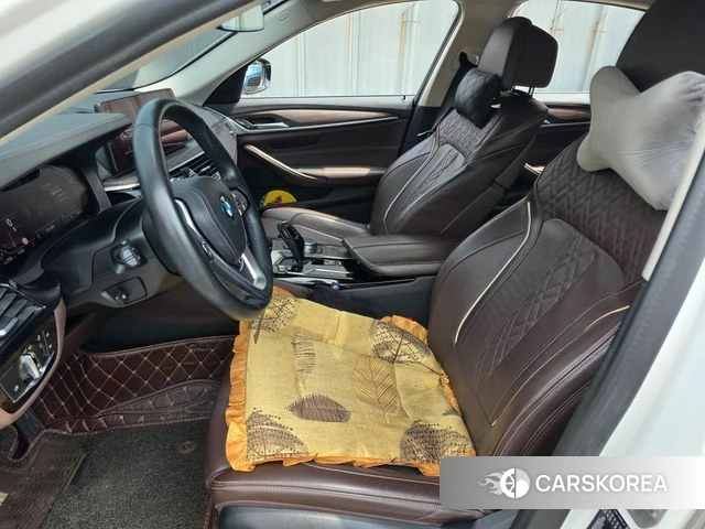 BMW 5 Series (G30) 2021 Белый из Кореи, фото 5