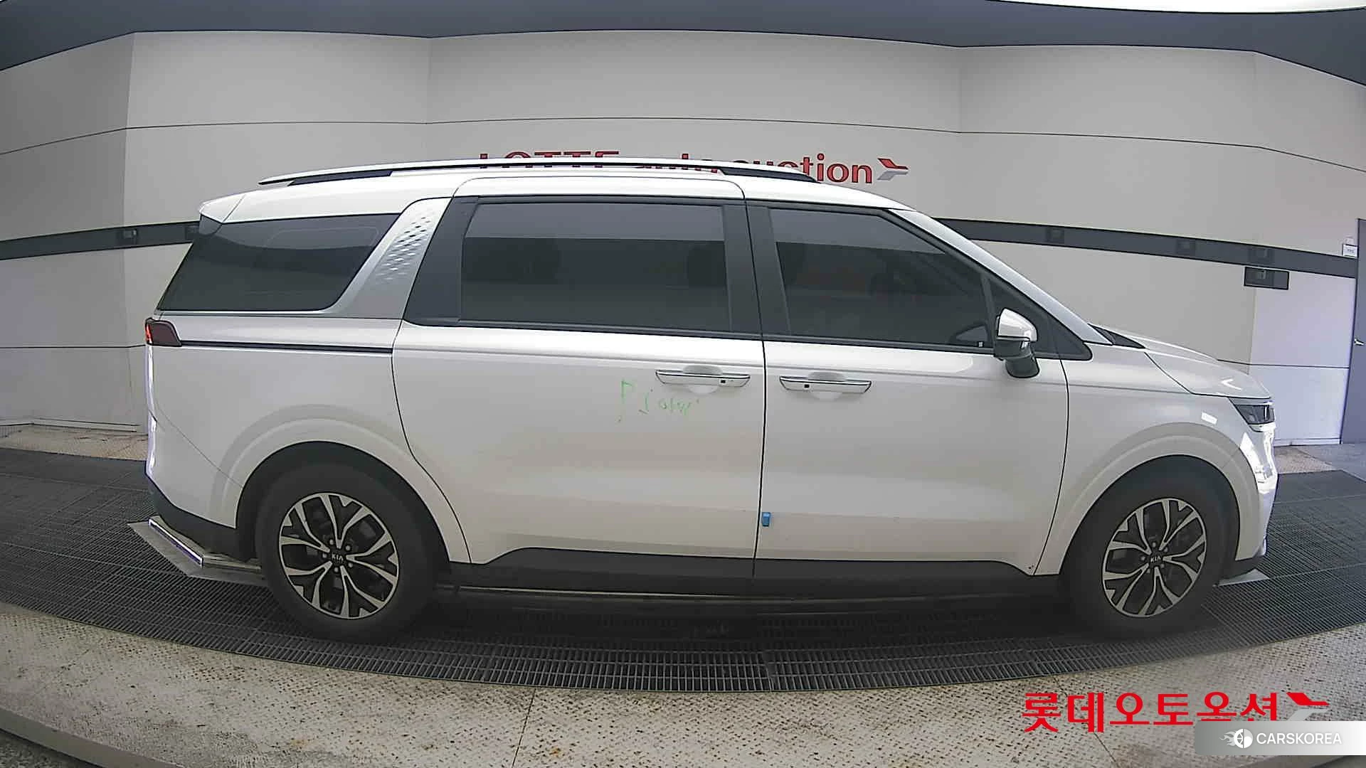 Kia Carnival id 4498424 из Кореи 23