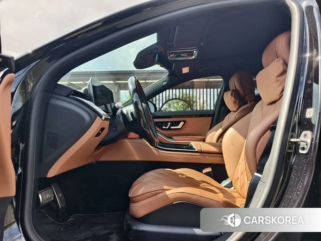 Mercedes-Benz Maybach S-class 2023 Черный из Китая, фото 4