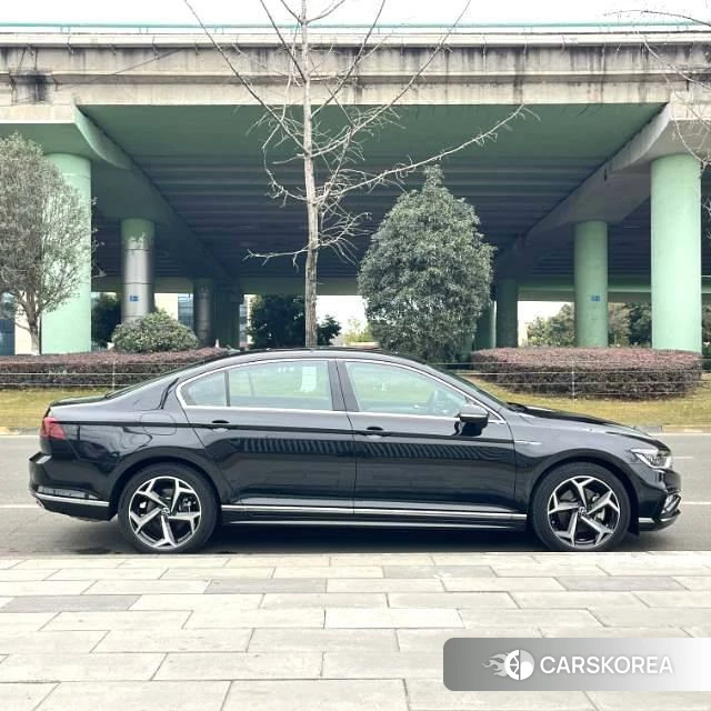 Volkswagen Magotan 2022 Черный из Китая, фото 3