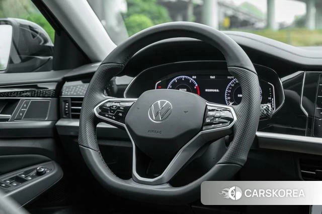 Volkswagen Passat id 4260068 из Китая 11