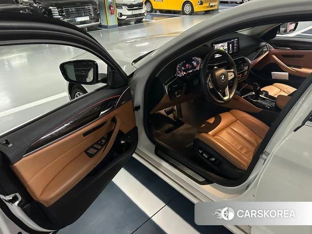 BMW 5 Series (G30) 2020 Белый из Кореи, фото 3